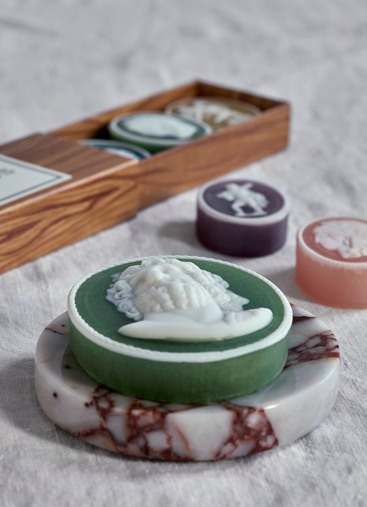 Red & White Marble Soap Dish - Round