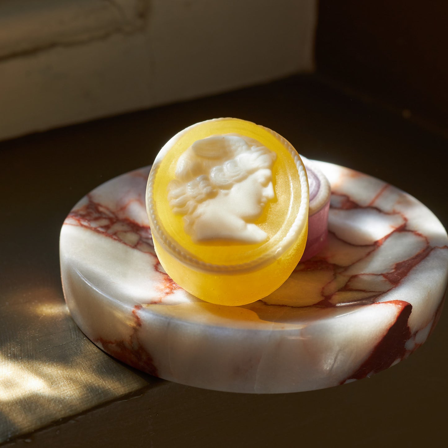 Red & White Marble Soap Dish  - Round