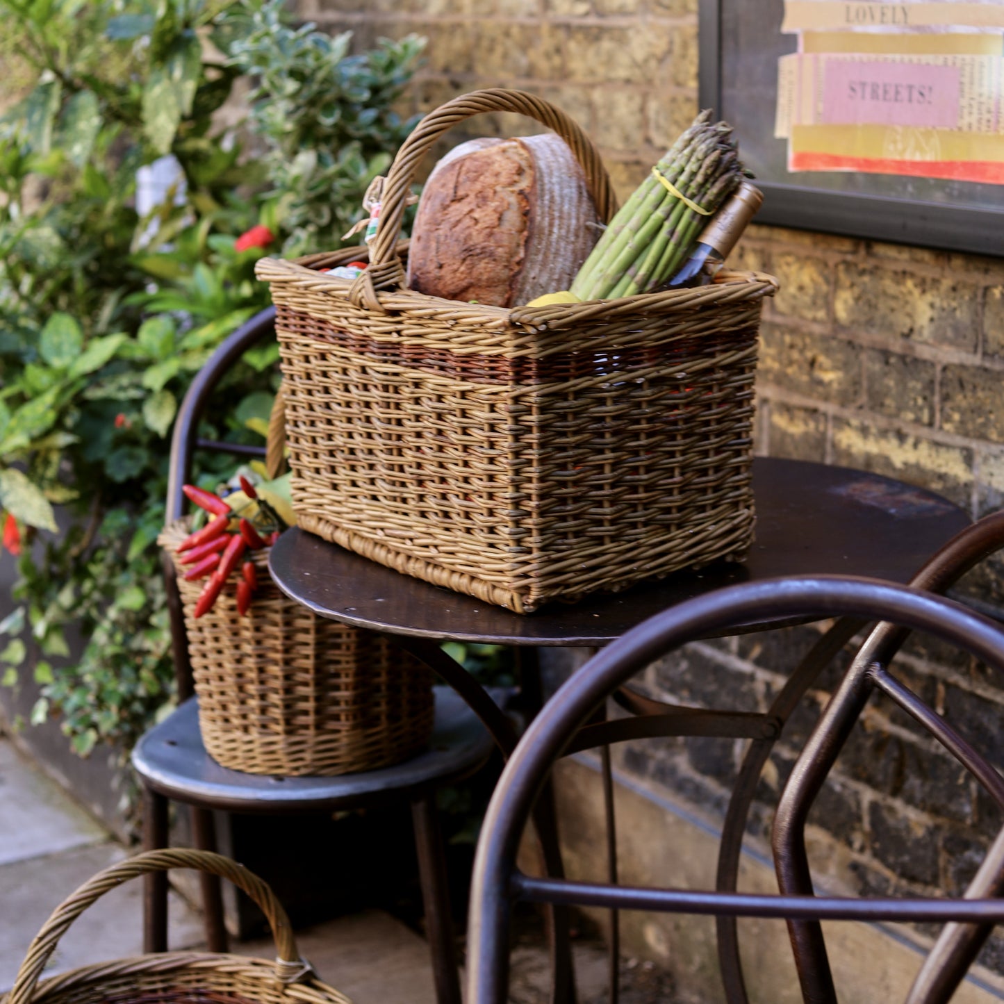 Round Shopper Willow Basket