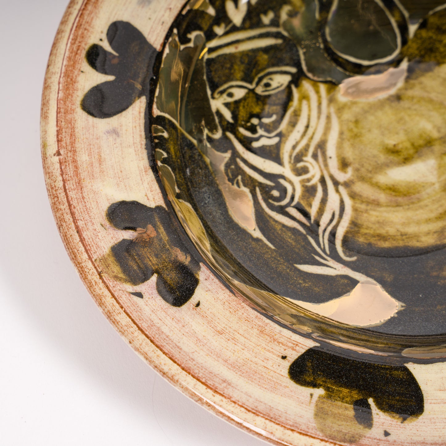 Gilded Lion Hanging Plate