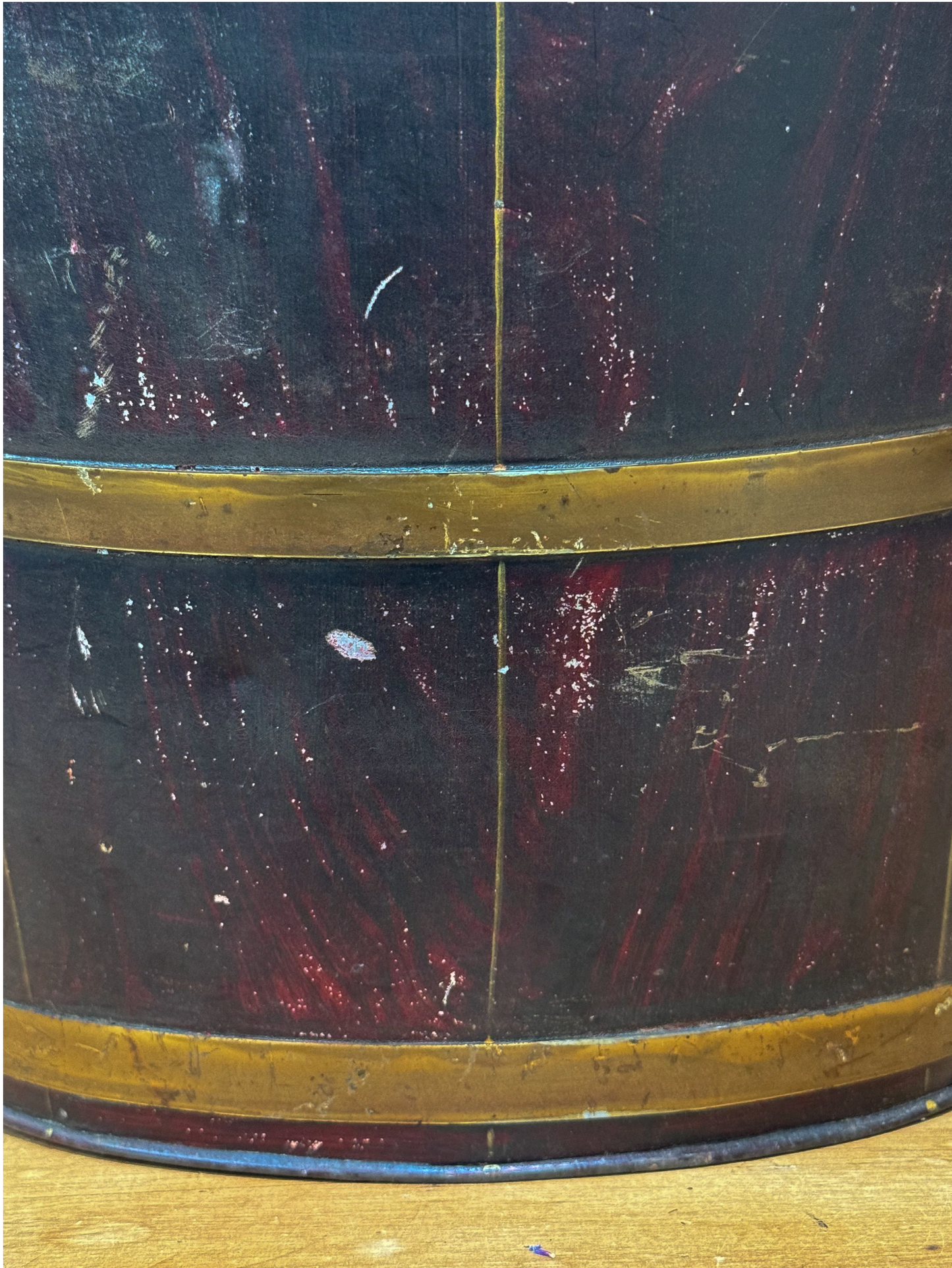 A Regency Toleware Bucket