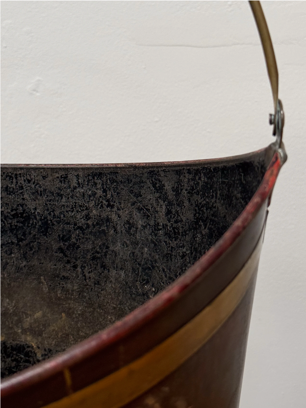 A Regency Toleware Bucket