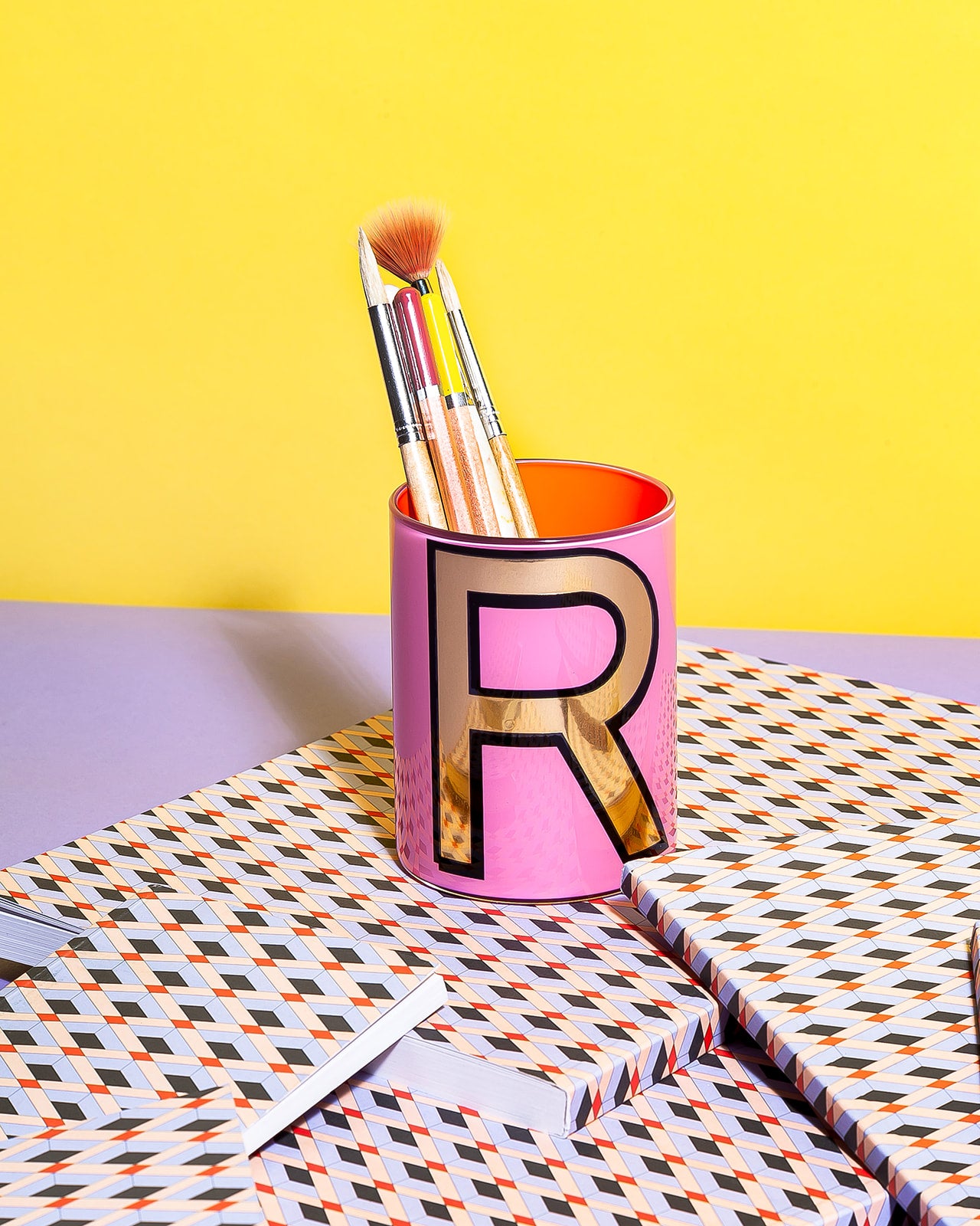 Alphabet Brush Pot - R