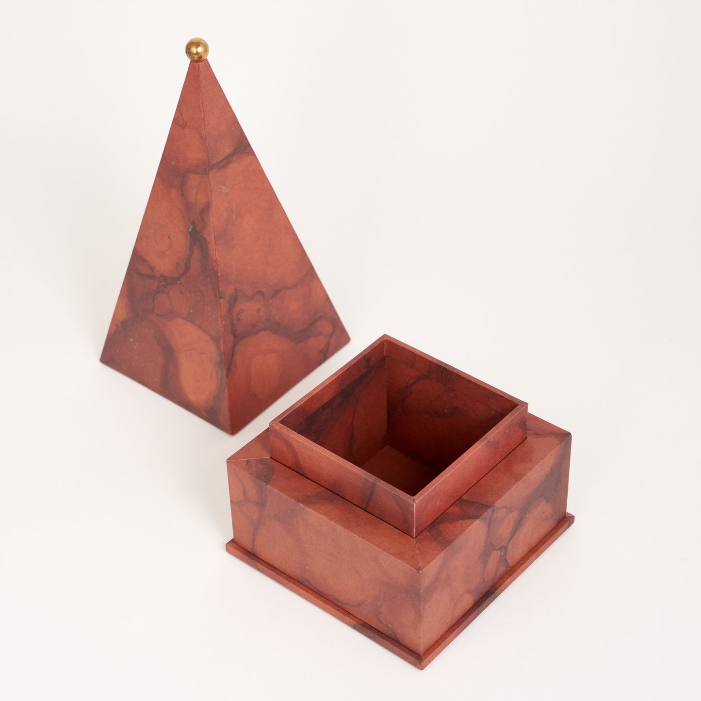 Pyramid Box - Rosso Verona