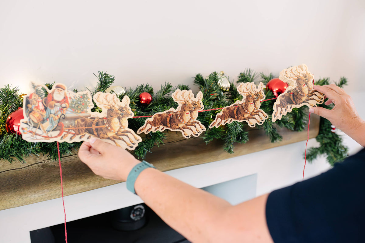 Santa Sleigh Christmas Garland