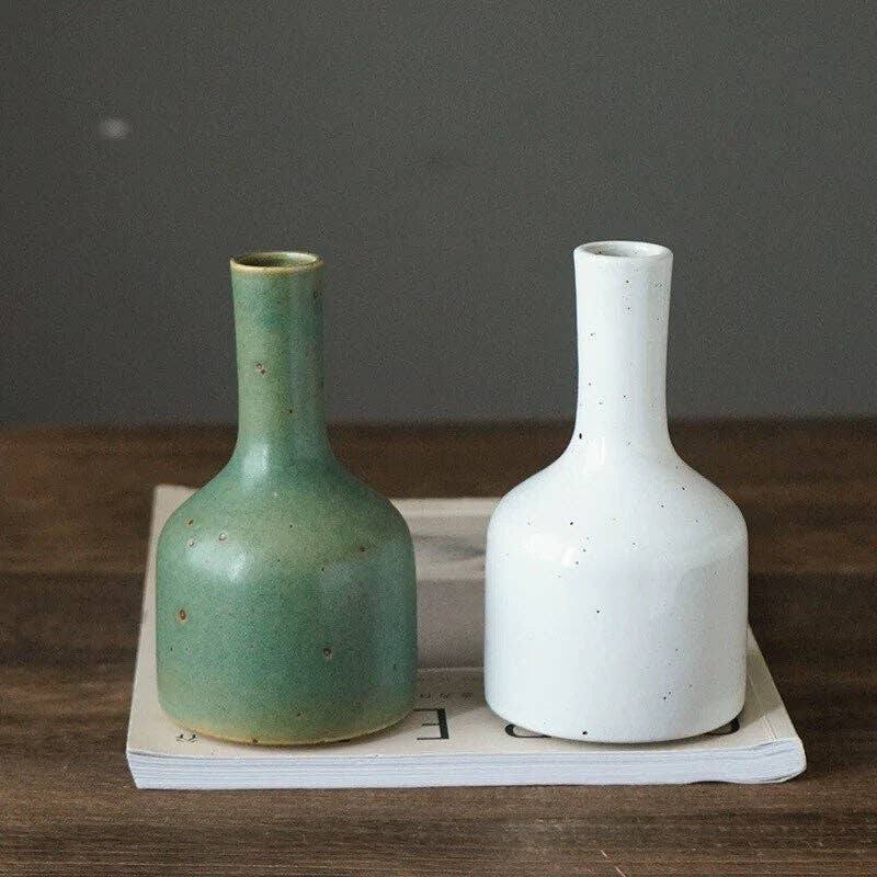 Handmade Ceramic Emerald Classic Vase: Green