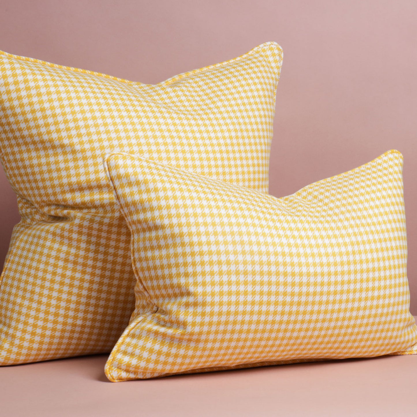 Large Houndstooth Lambswool Cushion - Gold