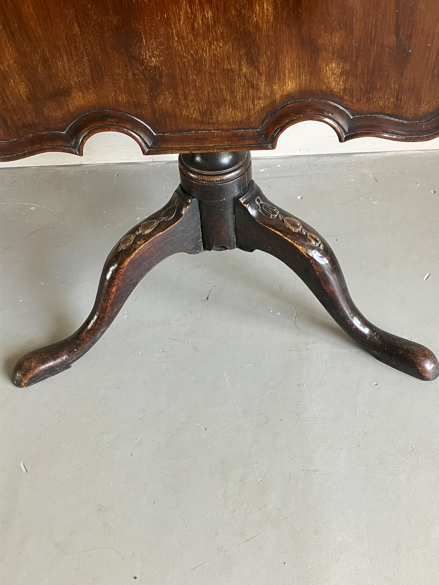 A George III Mahogany Tilt Top Table