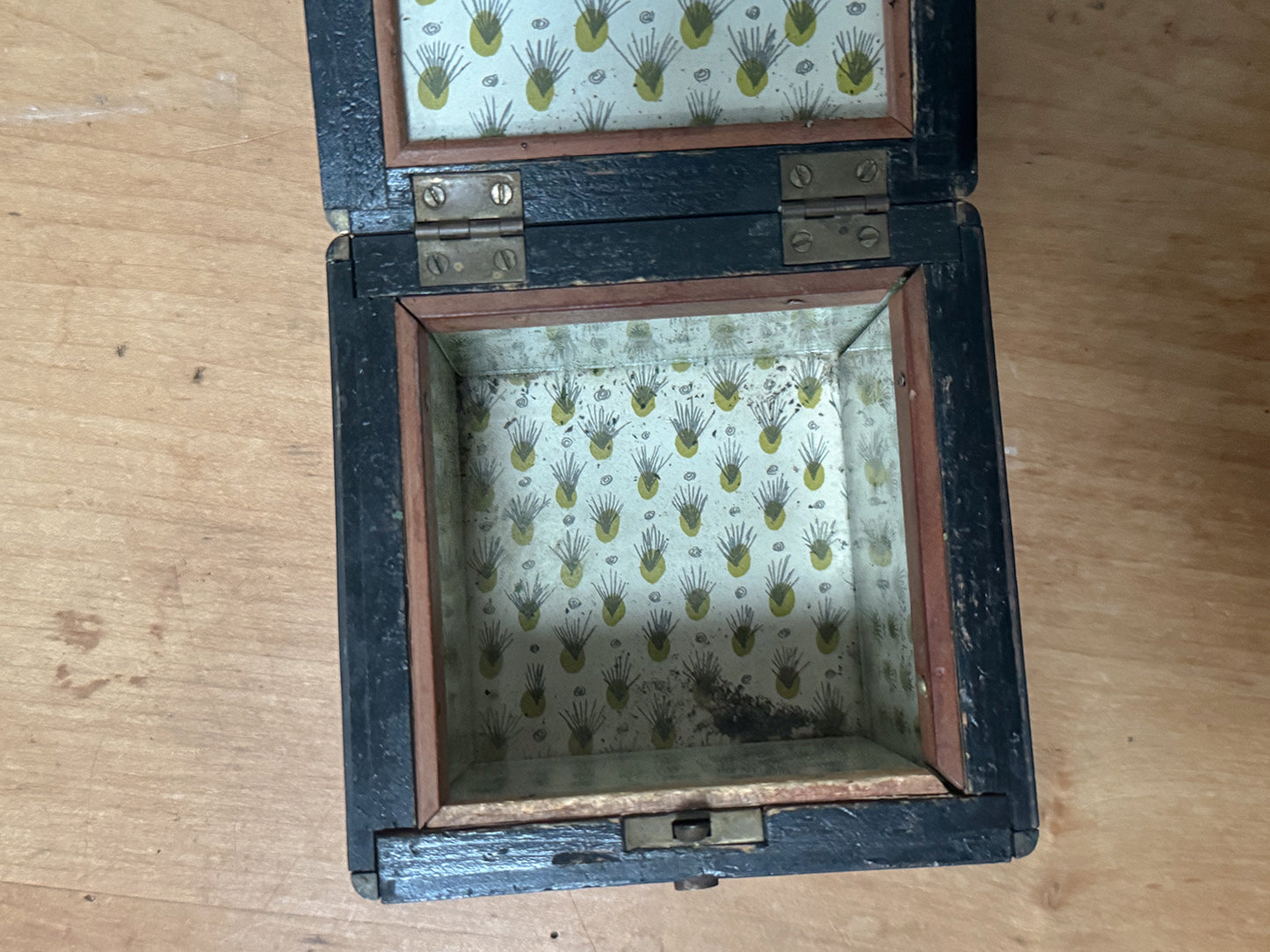 An Early 19th Century Inlaid Tea Caddy