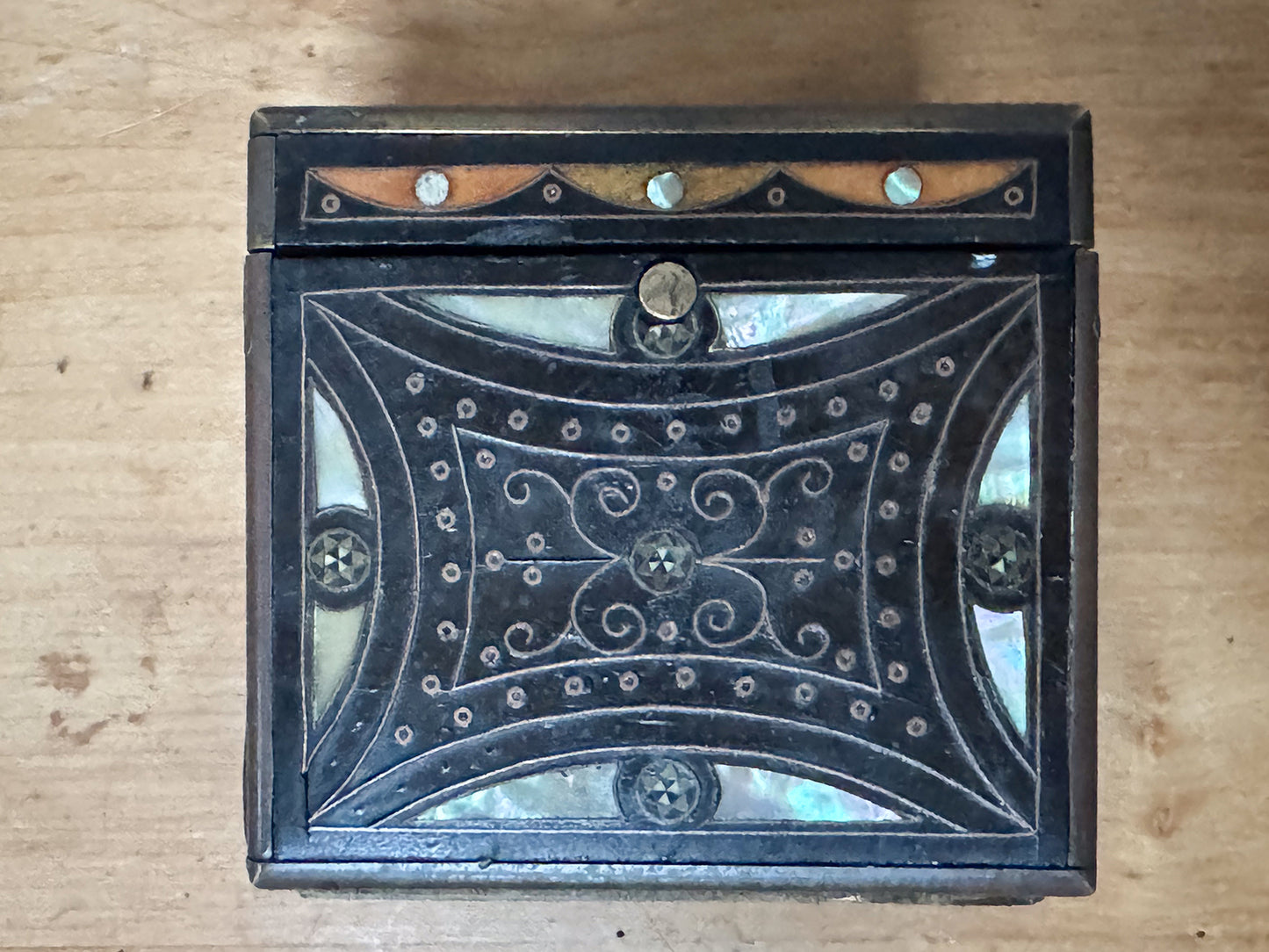 An Early 19th Century Inlaid Tea Caddy