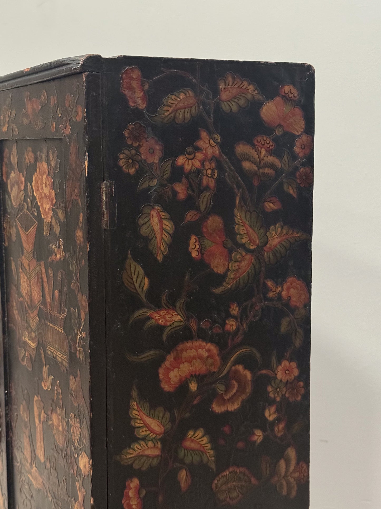 An Early 19th Century Découpage Chinoiserie Cabinet