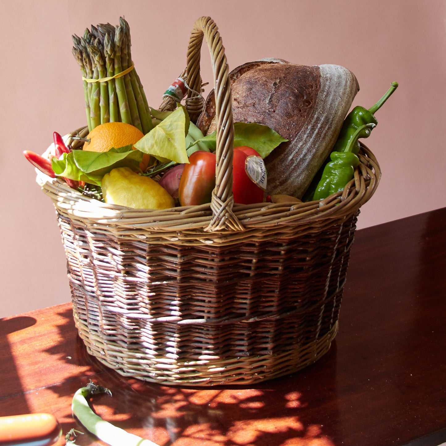 Oval Shopper Willow Basket