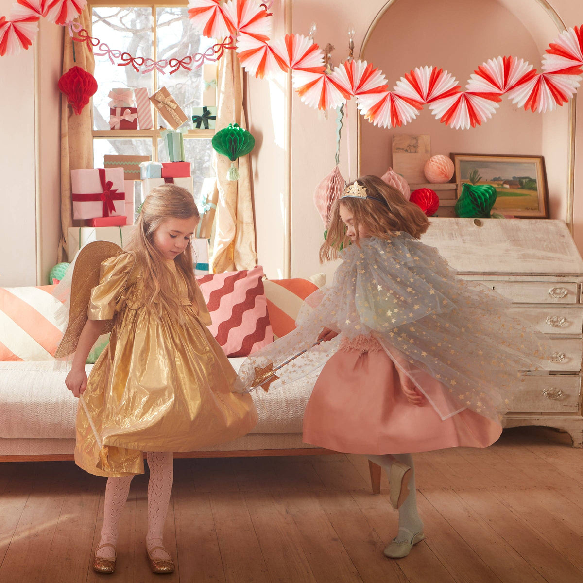Candy Cane Stripe Honeycomb Garland - 9ft