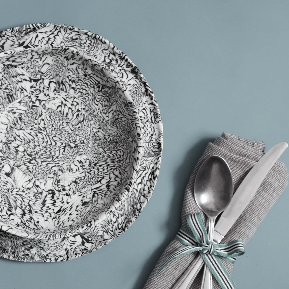 Black & Cream Swirl Earthenware - Round Dinner Plate